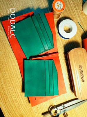 Ví da bò làm thủ công handmade 016 chất liệu da bò Veg màu xanh lá cây